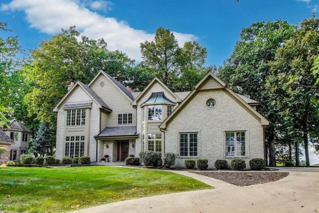 3706 Royal Fox Drive, St. Charles, IL 60174