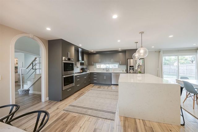 6108 Oak Tree Road, Edmond, OK 73025