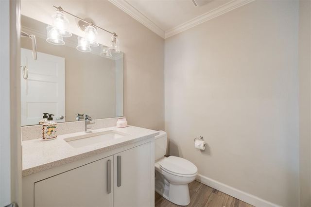 6108 Oak Tree Road, Edmond, OK 73025