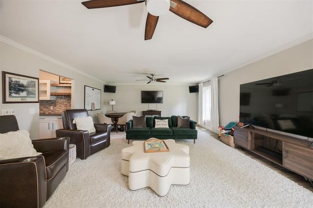 6108 Oak Tree Road, Edmond, OK 73025