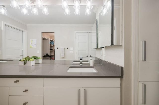 6108 Oak Tree Road, Edmond, OK 73025