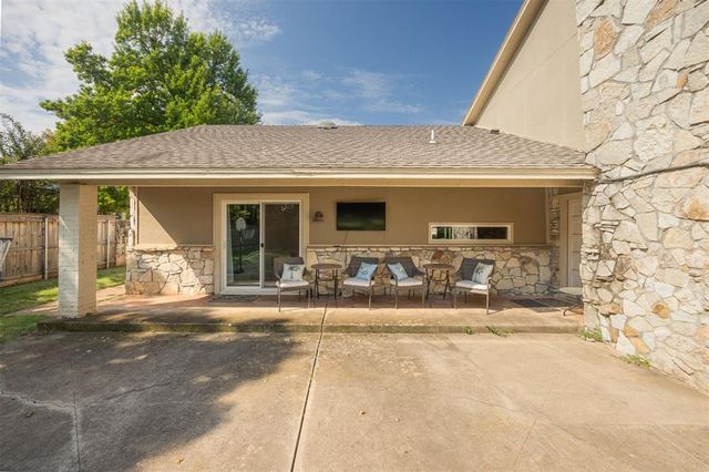 6108 Oak Tree Road, Edmond, OK 73025