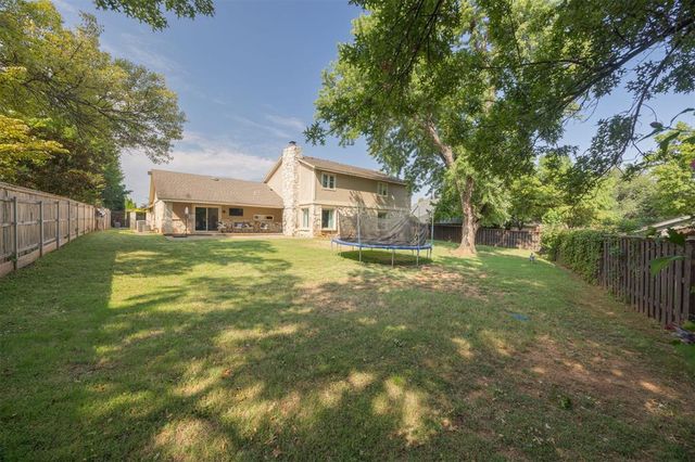 6108 Oak Tree Road, Edmond, OK 73025