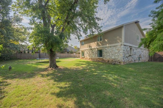 6108 Oak Tree Road, Edmond, OK 73025