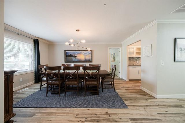 6108 Oak Tree Road, Edmond, OK 73025