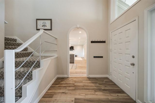 6108 Oak Tree Road, Edmond, OK 73025