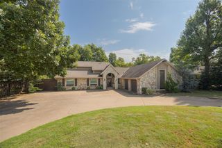 6108 Oak Tree Road, Edmond, OK 73025