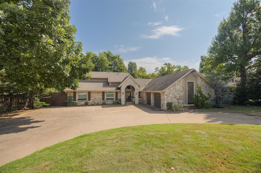 6108 Oak Tree Road, Edmond, OK 73025