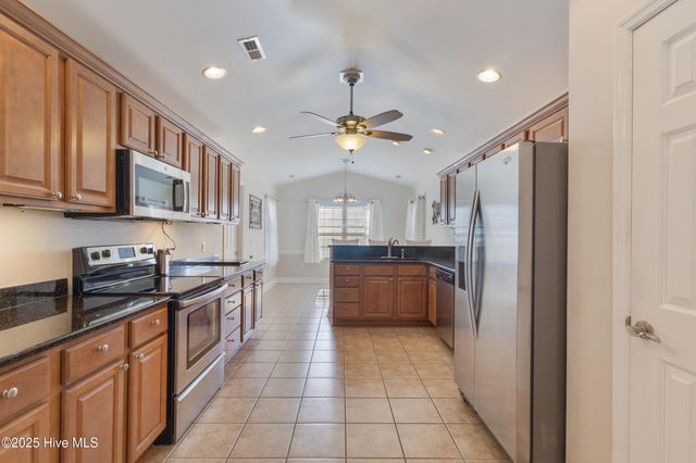 1674 SW Beach Drive SW, Calabash, NC 28467