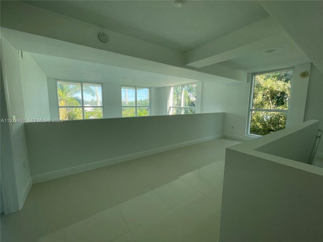 1861 NW S River Dr A09, Miami, FL 33125