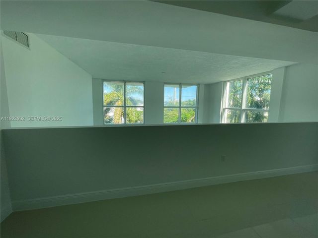 1861 NW S River Dr A09, Miami, FL 33125