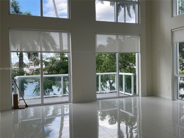 1861 NW S River Dr A09, Miami, FL 33125