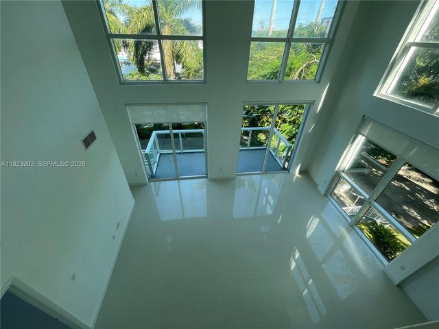 1861 NW S River Dr A09, Miami, FL 33125