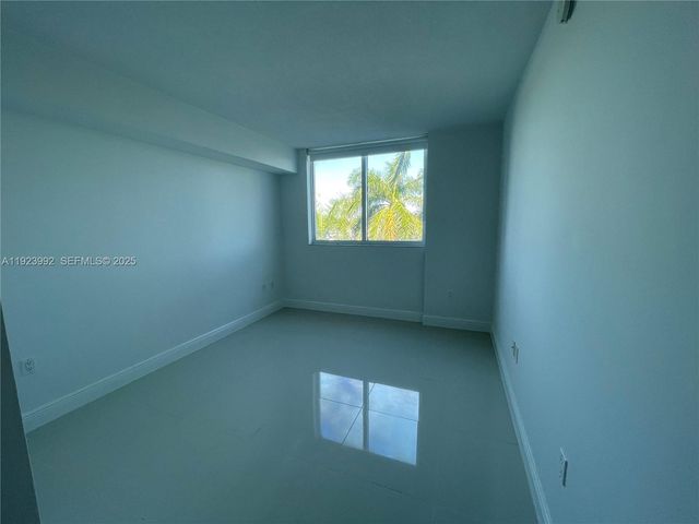 1861 NW S River Dr A09, Miami, FL 33125