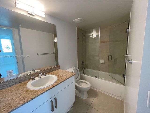 1861 NW S River Dr A09, Miami, FL 33125