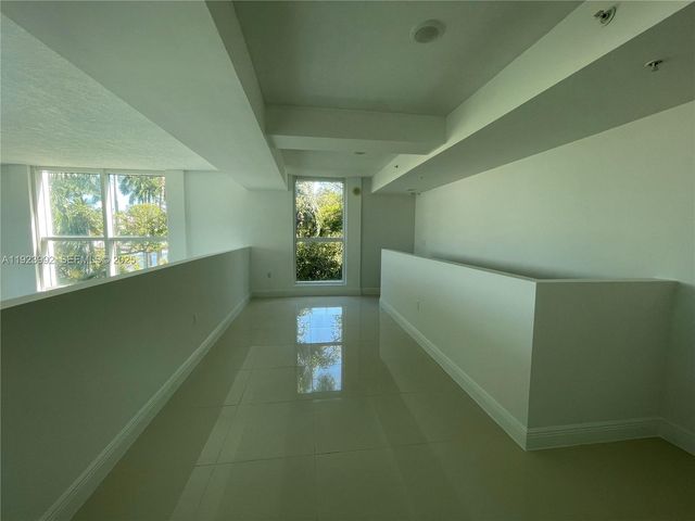 1861 NW S River Dr A09, Miami, FL 33125