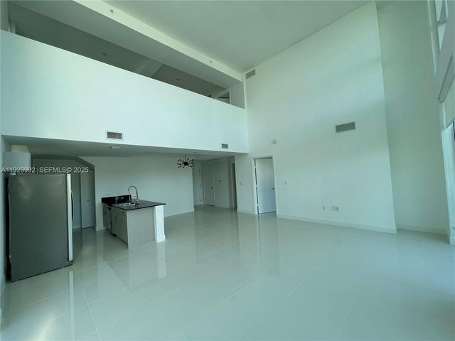 1861 NW S River Dr A09, Miami, FL 33125