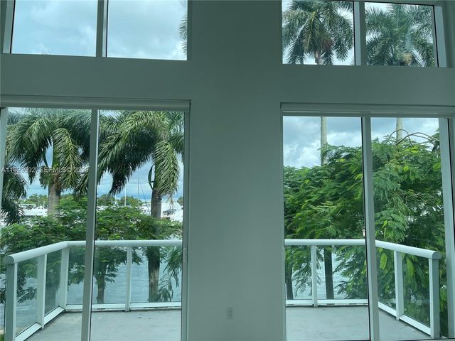 1861 NW S River Dr A09, Miami, FL 33125