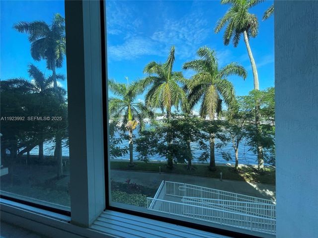 1861 NW S River Dr A09, Miami, FL 33125