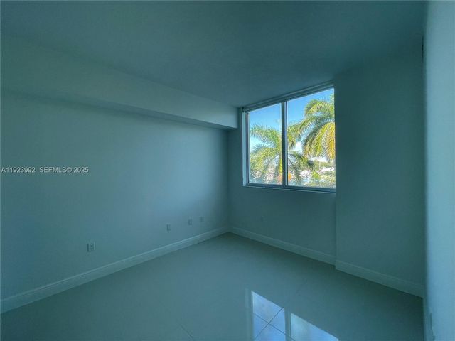 1861 NW S River Dr A09, Miami, FL 33125
