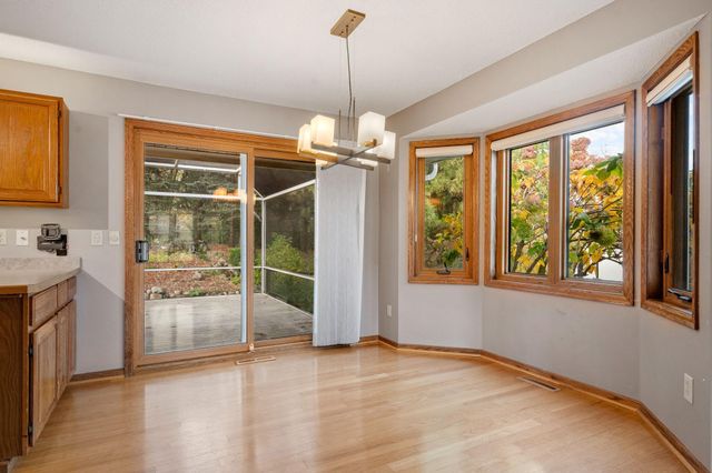 2909 Sunnyside Circle, Burnsville, MN 55306