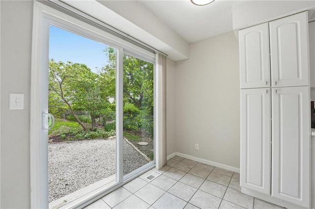 11921 W 99th Street, Lenexa, KS 66215