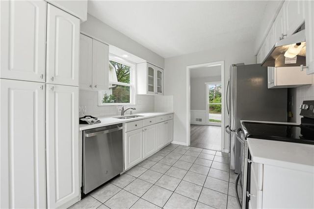 11921 W 99th Street, Lenexa, KS 66215