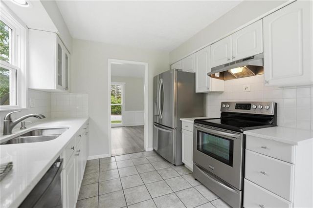 11921 W 99th Street, Lenexa, KS 66215