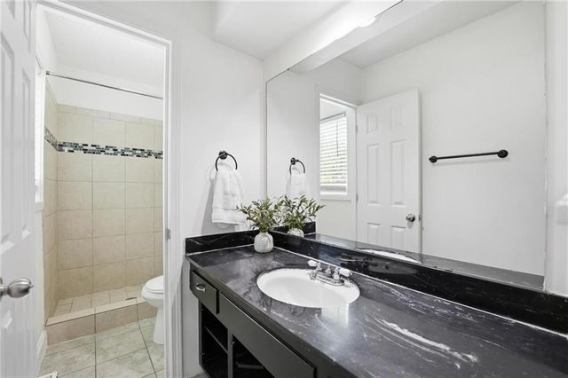 11921 W 99th Street, Lenexa, KS 66215