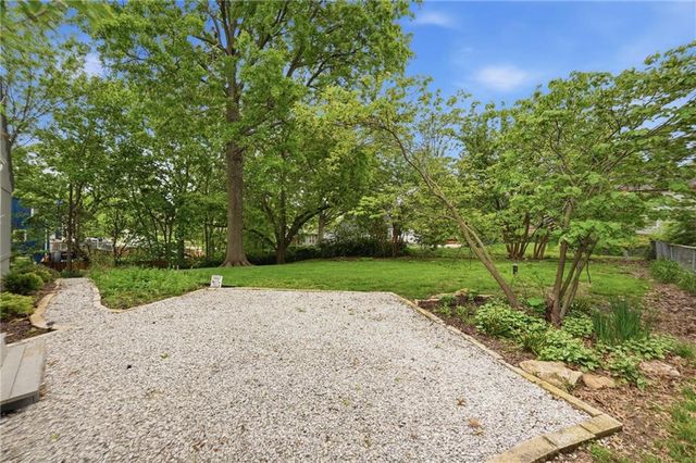 11921 W 99th Street, Lenexa, KS 66215