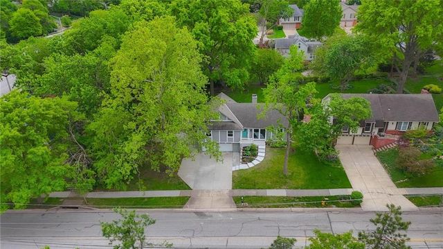 11921 W 99th Street, Lenexa, KS 66215