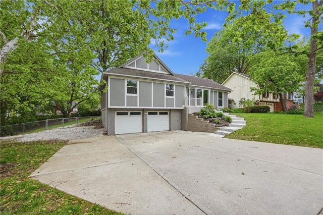 11921 W 99th Street, Lenexa, KS 66215