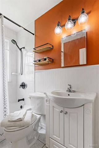 7328 Parkwood Drive, St Louis, MO 63116