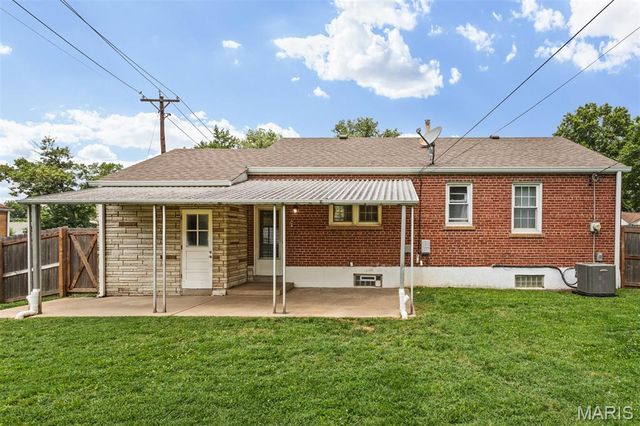 7328 Parkwood Drive, St Louis, MO 63116