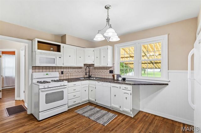 7328 Parkwood Drive, St Louis, MO 63116