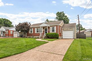 7328 Parkwood Drive, St Louis, MO 63116