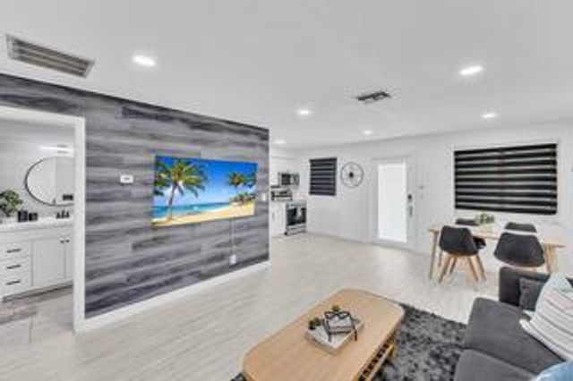 2747 Griffin Road 1-3, Fort Lauderdale, FL 33312