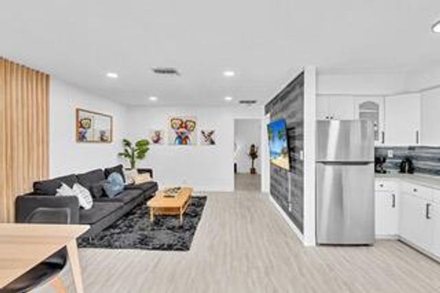 2747 Griffin Road 1-3, Fort Lauderdale, FL 33312