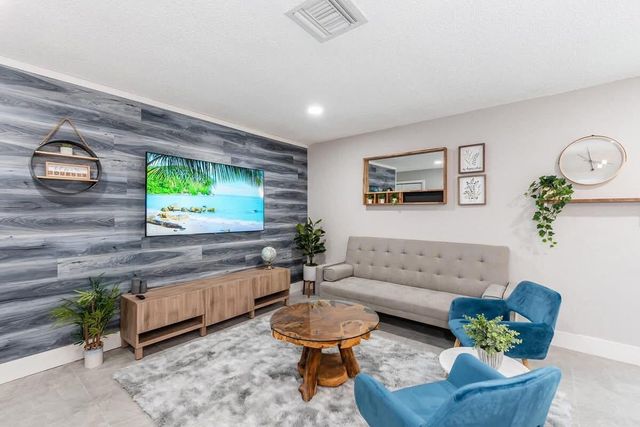 2747 Griffin Road 1-3, Fort Lauderdale, FL 33312