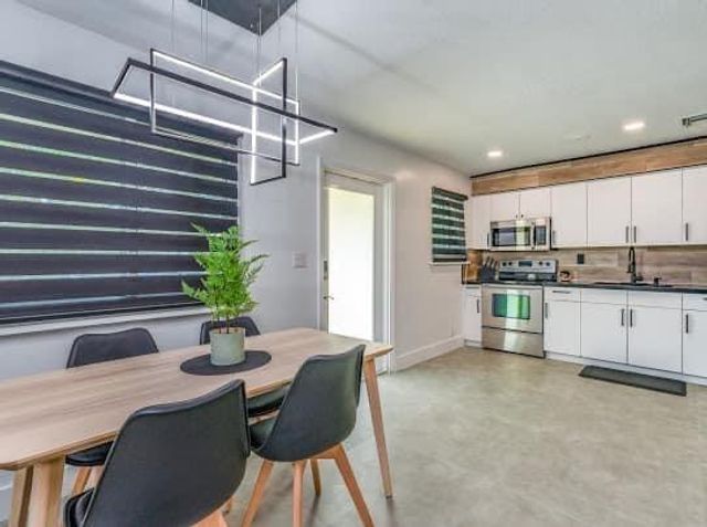 2747 Griffin Road 1-3, Fort Lauderdale, FL 33312