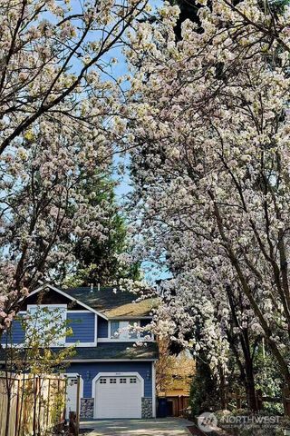 8603 NE 141st St, Kirkland, WA 98034