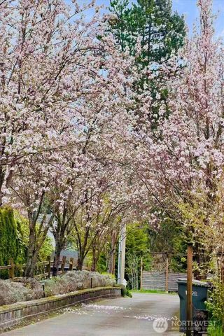8603 NE 141st St, Kirkland, WA 98034