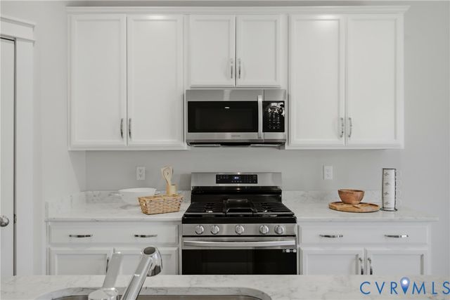 11111 Royal Ln, Providence Forge, VA 23140