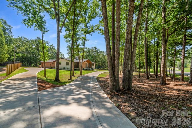 5033 Waxhaw Indian Trail Road, Matthews, NC 28104