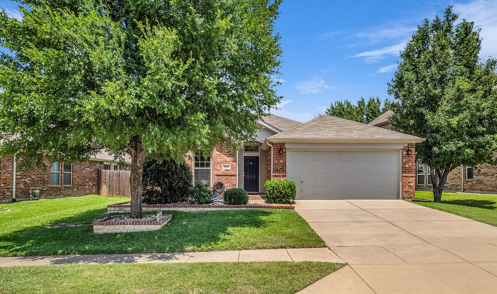 801 Lake Forest Trail, Little Elm, TX 75068