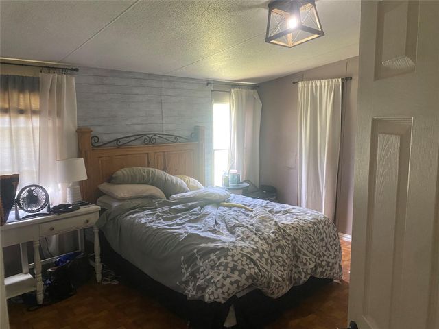 609 Gravel Pit RD, Taylor, TX 76574