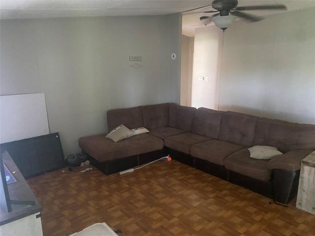 609 Gravel Pit RD, Taylor, TX 76574