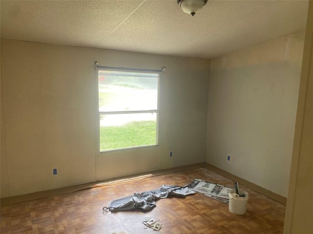 609 Gravel Pit RD, Taylor, TX 76574