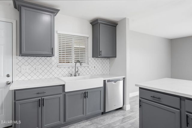 10500 Lonon Avenue, Bakersfield, CA 93312