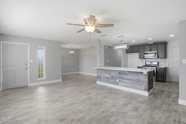 10500 Lonon Avenue, Bakersfield, CA 93312